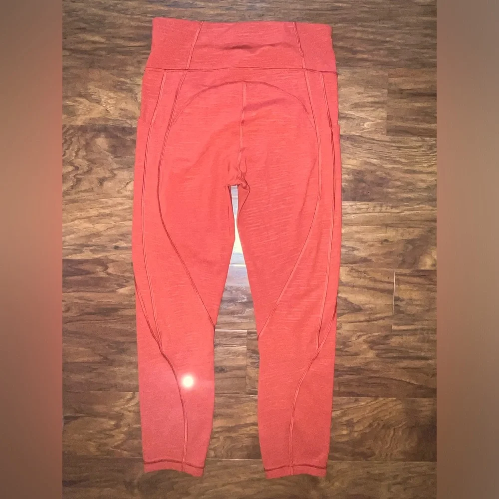🍋 LIKE NEW Lululemon Time To Sweat Crop *23" - Stride Emboss Cayenne - Sz 6 - Picture 3 of 17